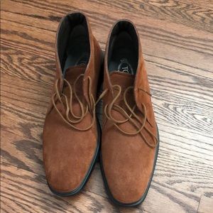 Tod’s size 9 brown suede chukka boot
